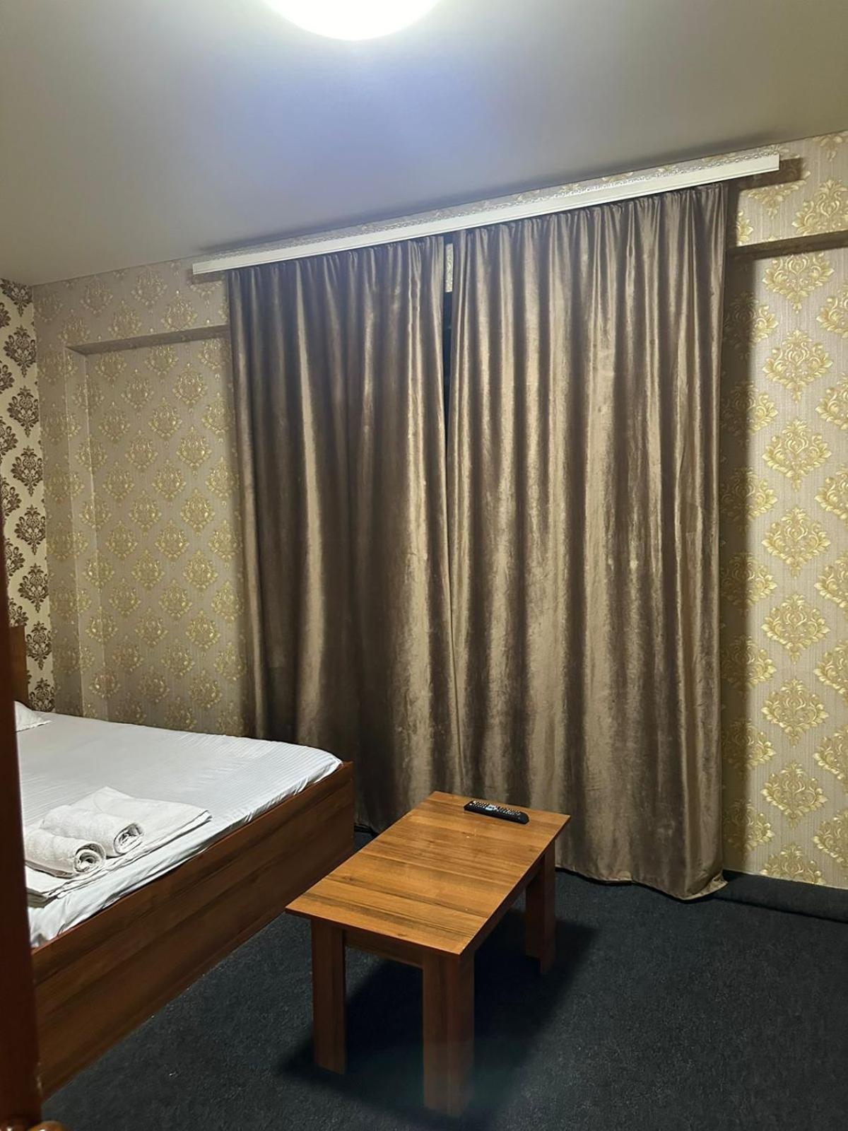 Пана Hotell Almaty Eksteriør bilde