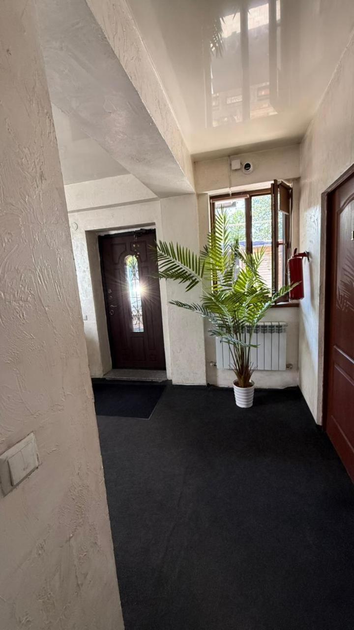 Пана Hotell Almaty Eksteriør bilde